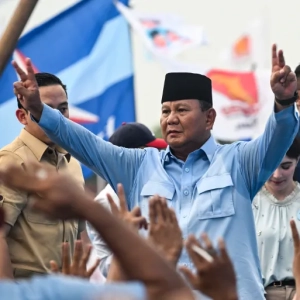 Indonesia's Defence Minister and presidential candidate Prabowo Subianto has told Al Jazeera that he is confident of victory [File: Juni Kriswanto/AFP]