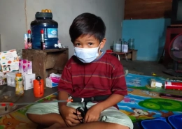 Alviano-in-his-home-in-East-Kalimantan-Mardans-Whaisman-1