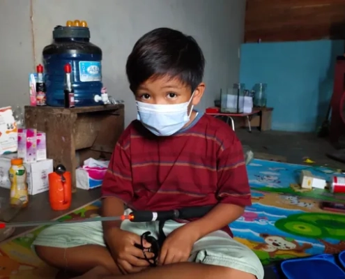 Alviano-in-his-home-in-East-Kalimantan-Mardans-Whaisman-1