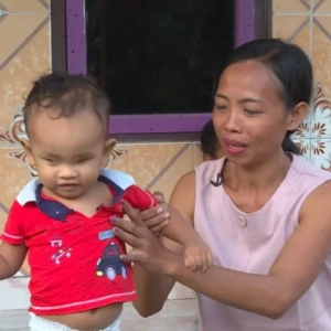 Baby Narendra was born without eyes [Fakhrur Rozi/ Al Jazeera]