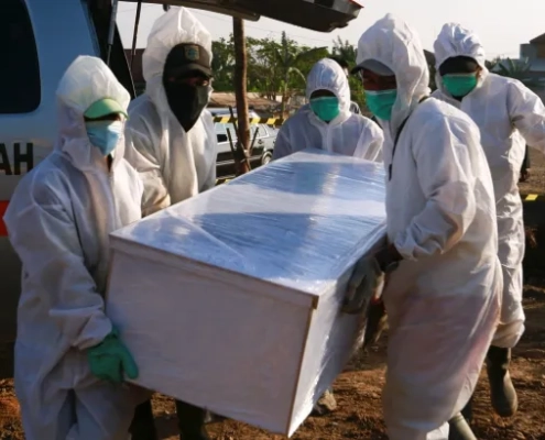 it-cannot-be-contained-indonesia-covid-deaths-go-unreported