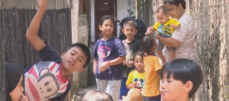 devastated-indonesian-parents-mourn-children-lost-to-covid-19